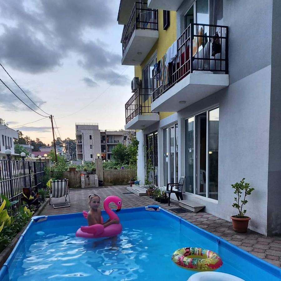 Hotel Lotus 乌雷基 外观 照片
