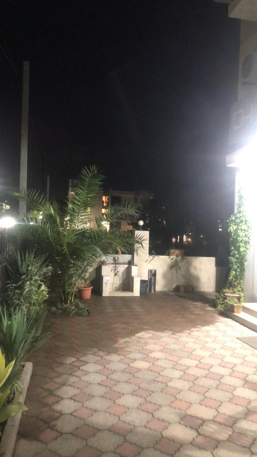 Hotel Lotus 乌雷基 外观 照片